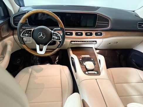 Used 2022 Mercedes-Benz GLS 450 4MATIC image 11