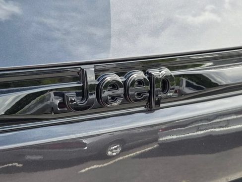 New 2026 Jeep Grand Cherokee Altitude RWD image 31