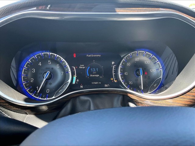 Used 2022 Chrysler Pacifica Limited FWD image 22