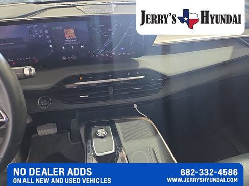 Used 2025 Buick Enclave Avenir w/ Super Cruise Package FWD image 12