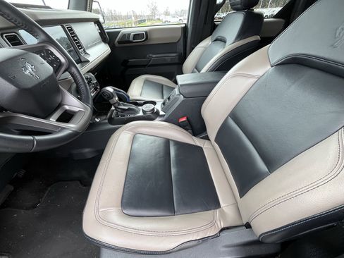 Used 2024 Ford Bronco Wildtrak image 16