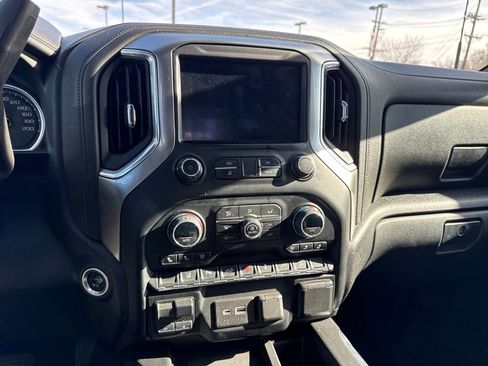 Used 2022 Chevrolet Silverado 2500 LTZ w/ LTZ Plus Package image 16
