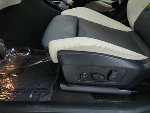 Used 2026 BMW X2 xDrive28i AWD/4WD image 34
