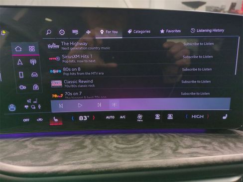 Used 2025 Audi Q5 Premium w/ Convenience Package image 23