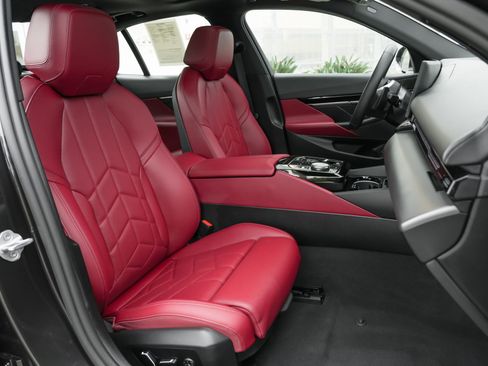 Used 2024 BMW 530i w/ M Sport Package image 40