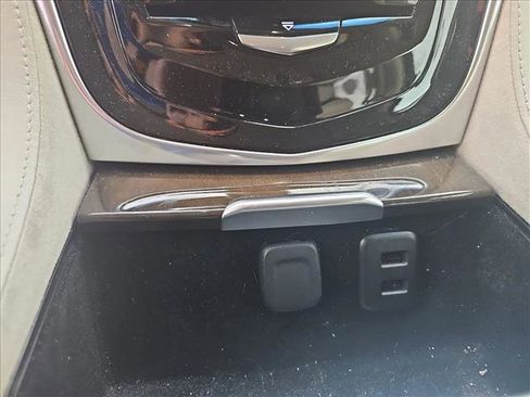 Used 2019 Cadillac Escalade Premium Luxury image 29