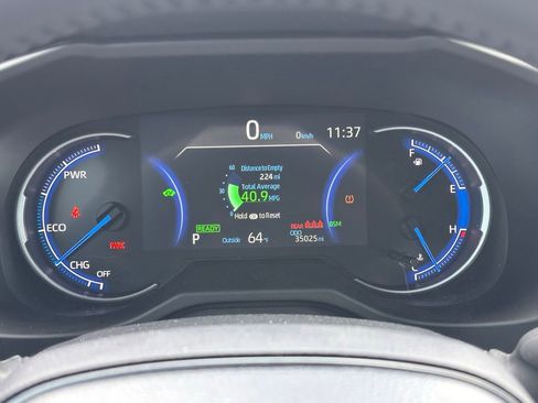 Used 2024 Toyota RAV4 SE image 24