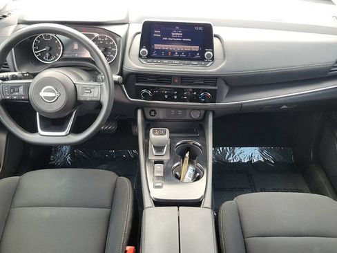 Used 2024 Nissan Rogue S FWD image 11