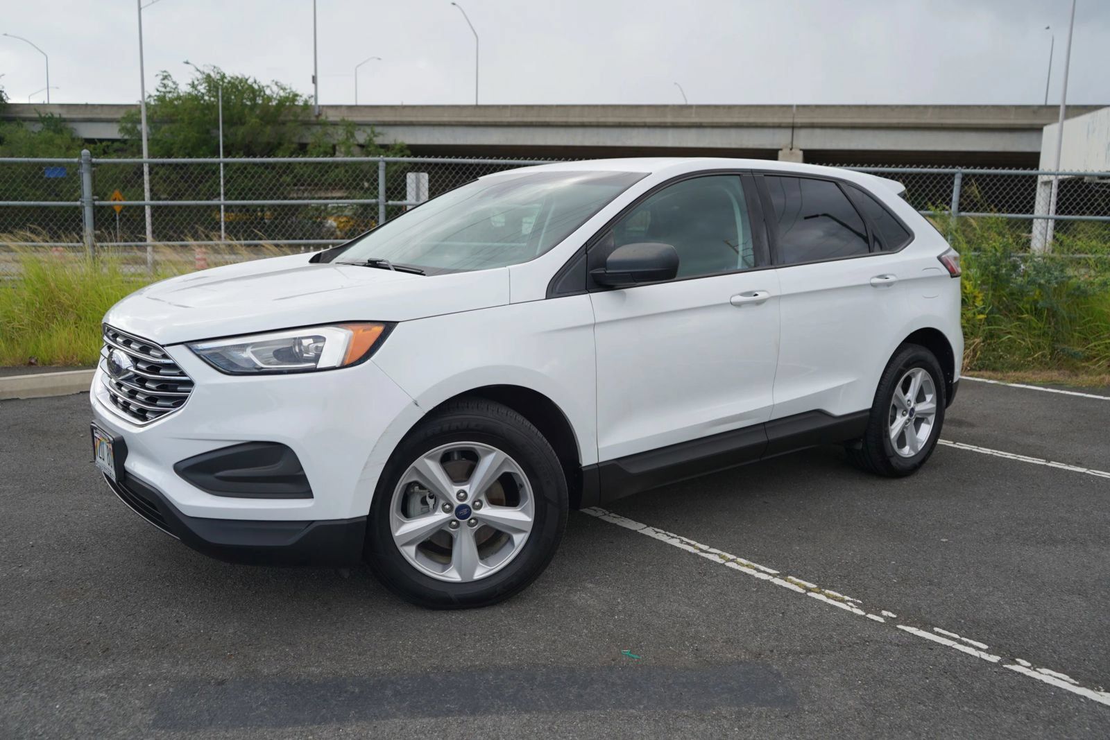 Used 2019 Ford Edge SE FWD image 3