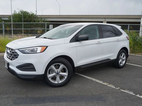 Used 2019 Ford Edge SE FWD image 3