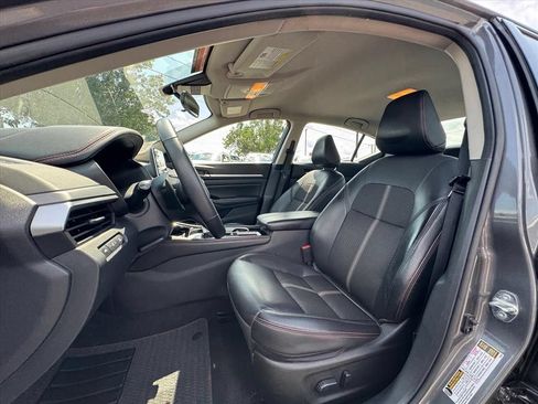 Certified 2025 Nissan Altima 2.5 SR FWD image 15