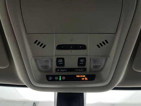 Used 2021 GMC Acadia Denali w/ Denali Technology Package FWD image 26