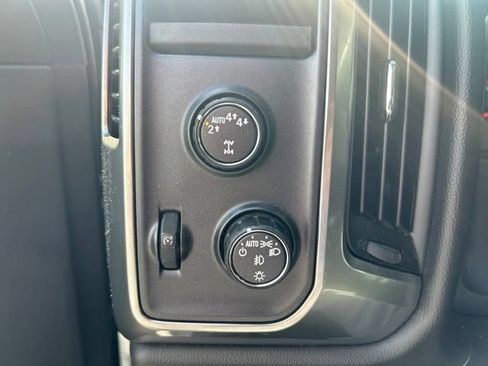 Used 2018 Chevrolet Silverado 1500 LT w/ Redline Edition AWD/4WD image 13