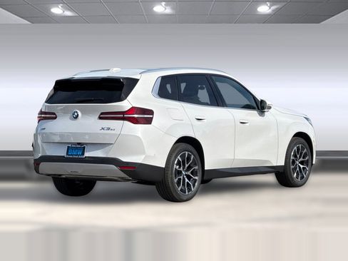 Used 2026 BMW X3 xDrive30 w/ Premium Package image 9