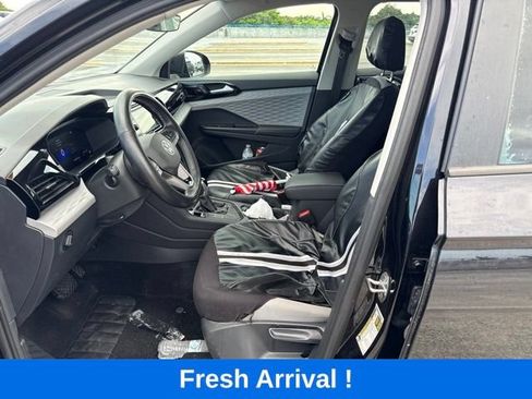 Used 2024 Volkswagen Taos S FWD image 2