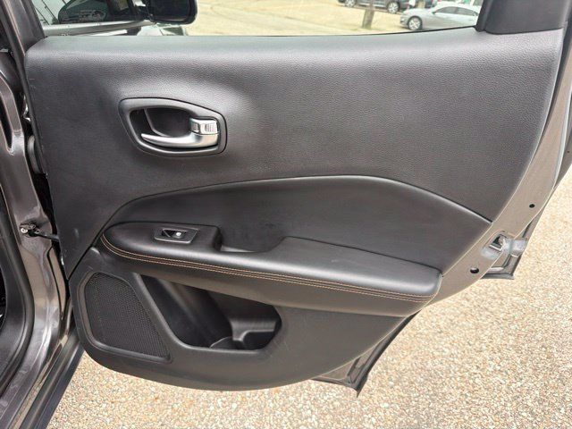 Used 2020 Jeep Compass Limited AWD/4WD image 16