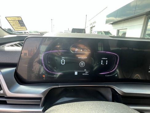 Used 2024 Kia Telluride LX image 34