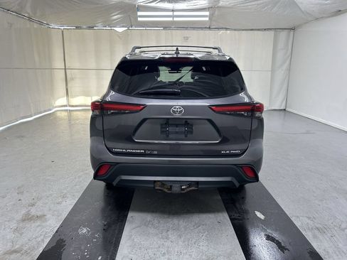 Used 2022 Toyota Highlander XLE AWD/4WD image 22