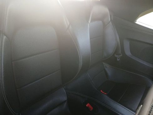 Used 2019 Ford Mustang Premium image 17