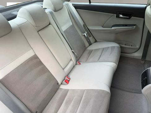 Used 2012 Toyota Camry XLE w/ Leather Pkg image 17