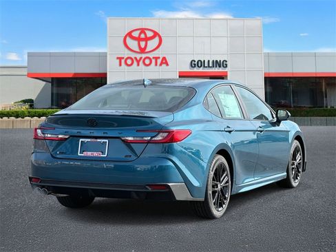 New 2026 Toyota Camry SE image 3