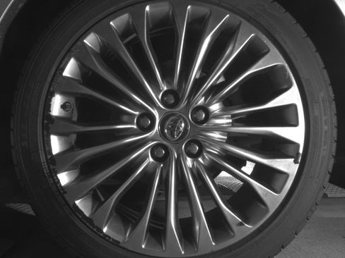Used 2018 Toyota Avalon Limited FWD image 13