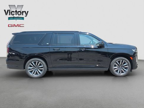 Used 2022 Cadillac Escalade ESV Sport Platinum AWD/4WD image 39