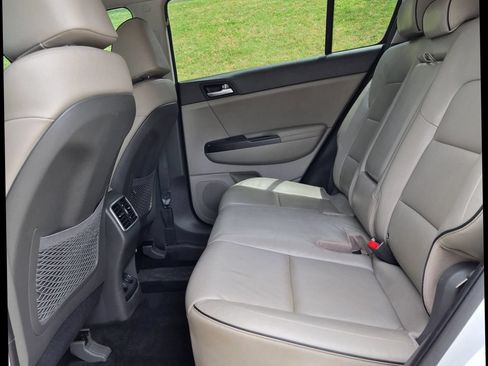 Used 2017 Kia Sportage EX FWD image 18