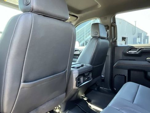 Used 2024 GMC Sierra 1500 AT4 w/ AT4 Preferred Package AWD/4WD image 23