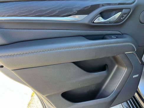 Used 2021 GMC Yukon Denali AWD/4WD image 5