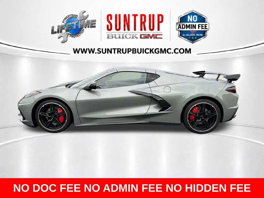 Used 2022 Chevrolet Corvette Stingray Coupe w/ 1LT RWD image 2
