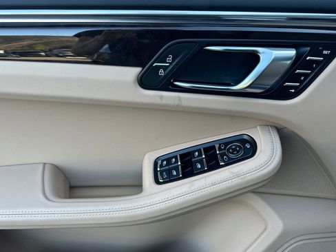 New 2026 Porsche Macan S image 12
