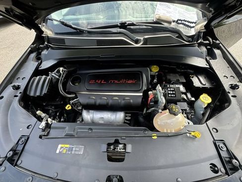 Used 2018 Jeep Compass Latitude FWD image 28