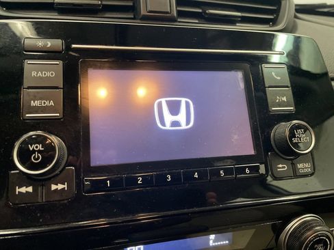 Used 2018 Honda CR-V LX image 24