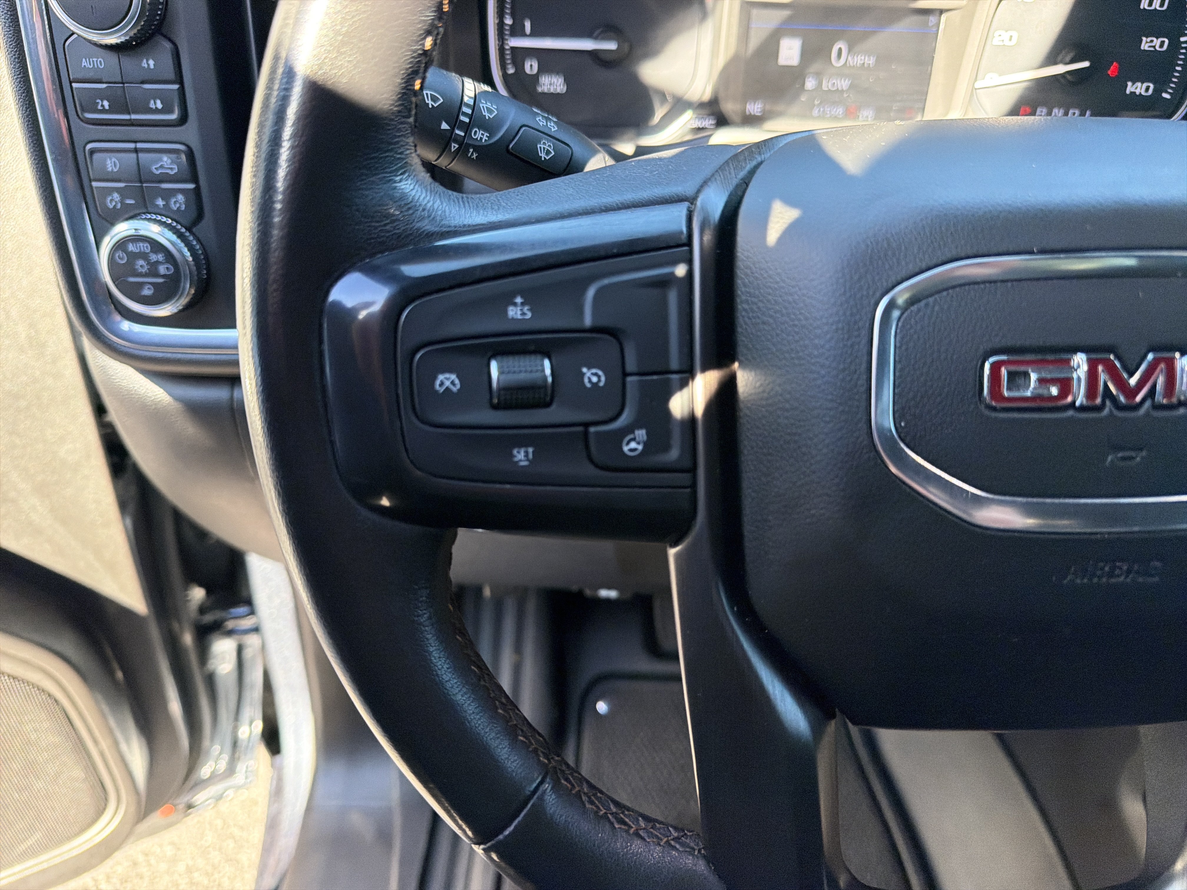 Used 2021 GMC Sierra 1500 AT4 w/ AT4 Preferred Package AWD/4WD image 18