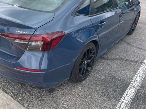 Used 2025 Honda Civic Sport image 3