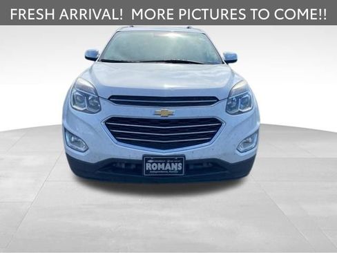 Used 2017 Chevrolet Equinox Premier w/ Enhanced Convenience Package FWD image 2