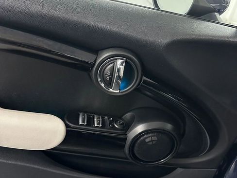 Used 2019 MINI Cooper S image 9