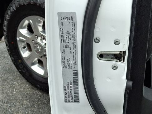 Used 2024 RAM 2500 Big Horn AWD/4WD image 26