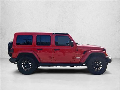 Used 2022 Jeep Wrangler Unlimited Sahara AWD/4WD image 4