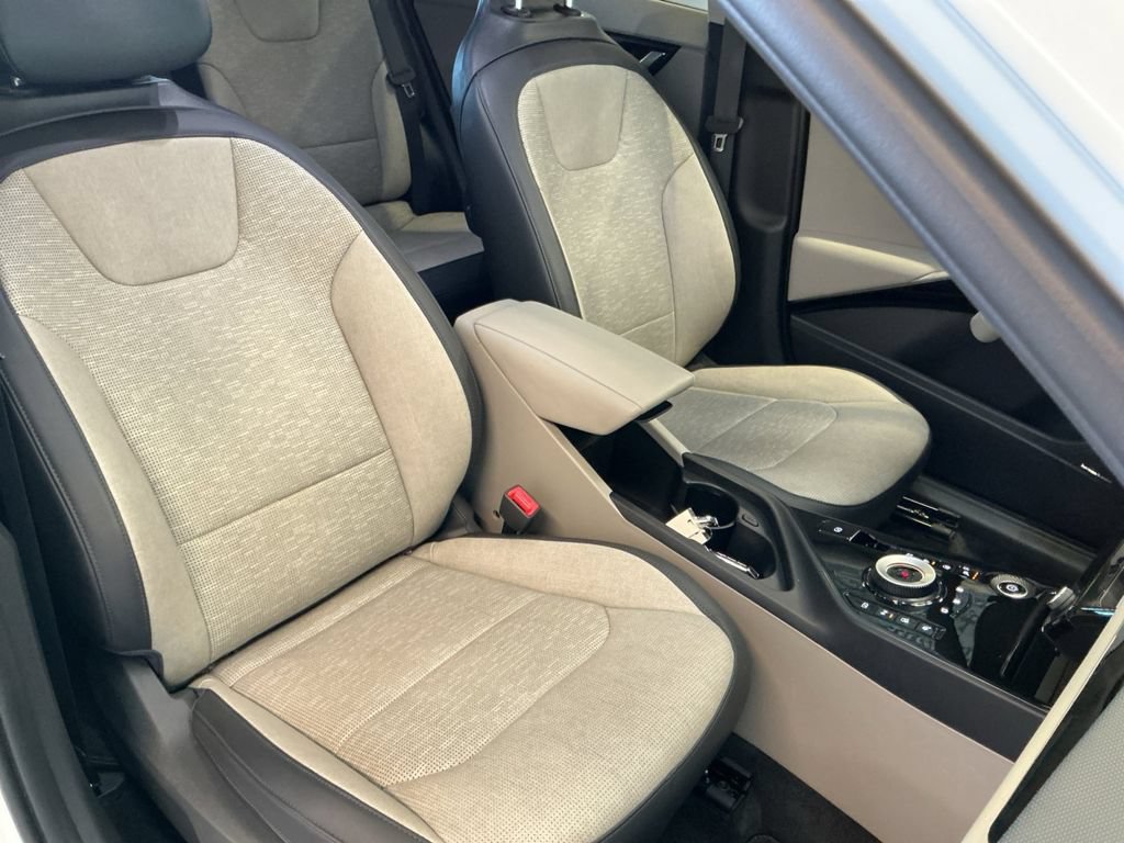 Used 2024 Kia Niro Wave w/ Wave Preserve Package FWD image 36