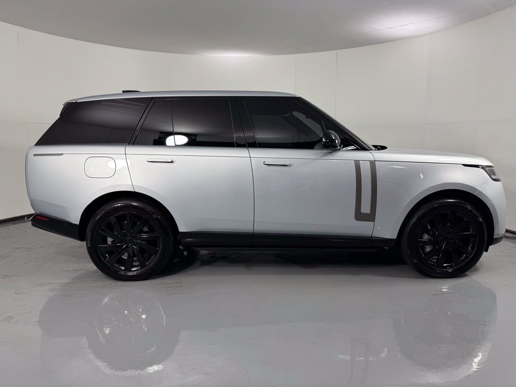 Used 2025 Land Rover Range Rover SE AWD/4WD image 5