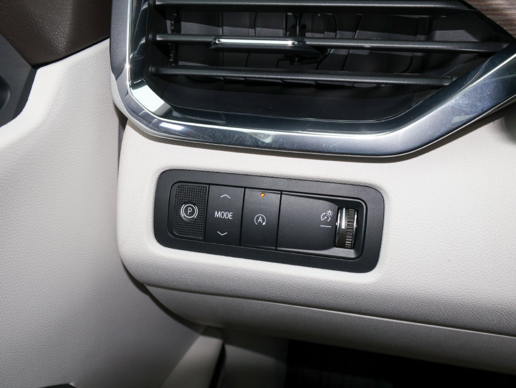 New 2027 GMC Acadia Denali w/ Denali Reserve Package FWD image 30