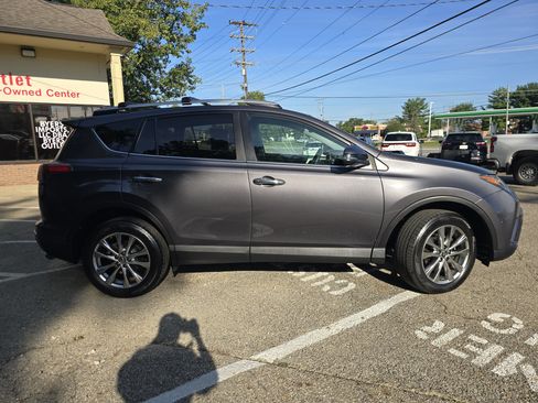 Used 2016 Toyota RAV4 Limited AWD/4WD image 7