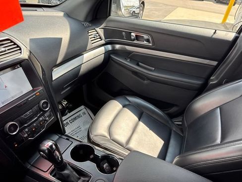 Used 2019 Ford Explorer XLT w/ Equipment Group 202A AWD/4WD image 24