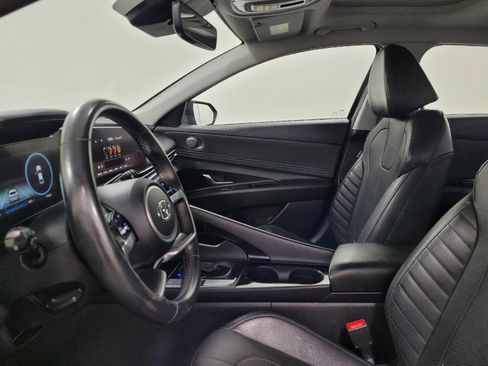 Used 2021 Hyundai Elantra Limited FWD image 17