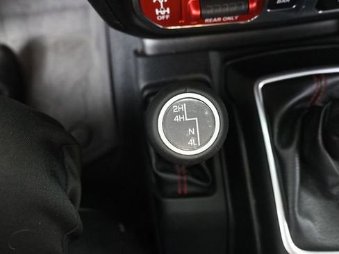 Used 2019 Jeep Wrangler Unlimited Rubicon AWD/4WD image 27