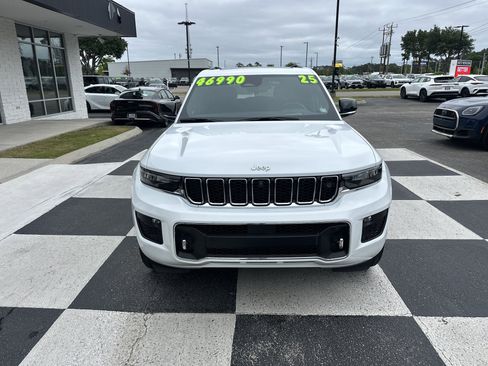 Used 2025 Jeep Grand Cherokee Overland w/ Adv Protech Group III AWD/4WD image 2