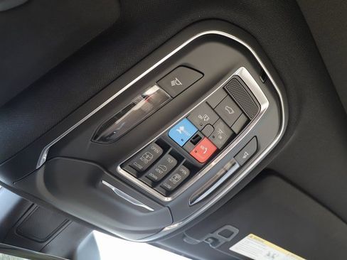 Used 2025 Jeep Grand Cherokee L Limited w/ Luxury Tech Group II image 38