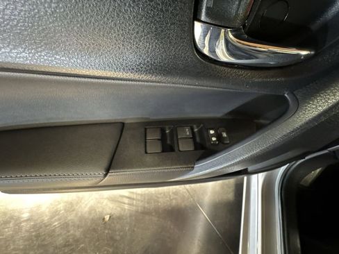 Used 2015 Toyota Corolla S image 19